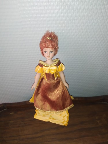 Nostalgie porzellan puppe frau - nostalgie,