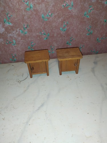 Alter nachtschrank - x,
